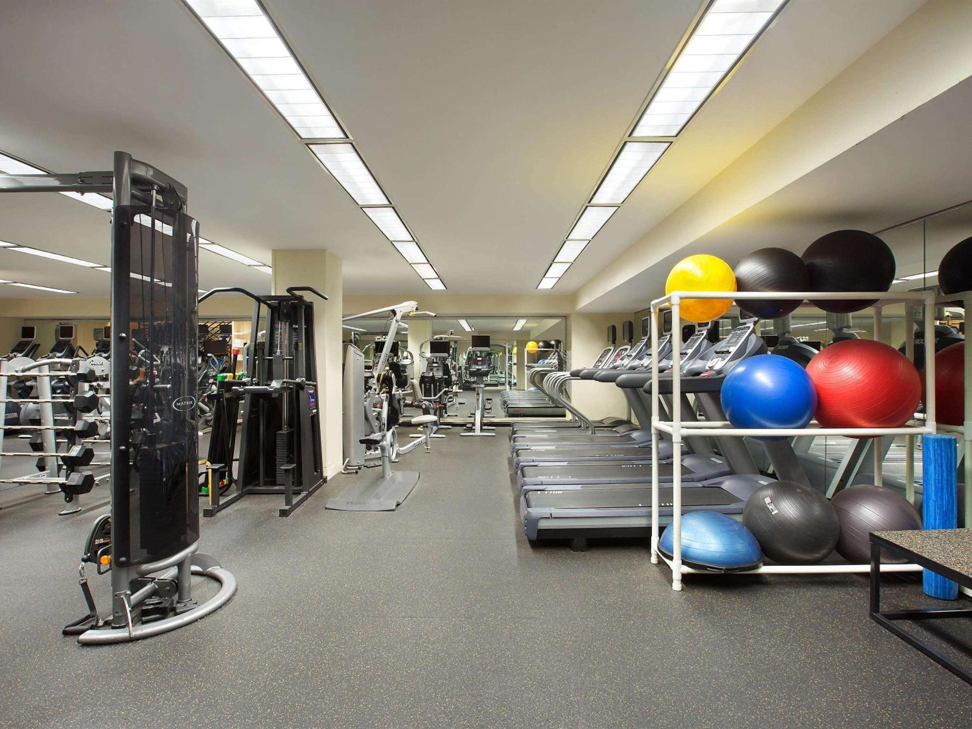 Fairmont San Francisco Hotel Екстериор снимка The gym at the 2012 Olympic Village