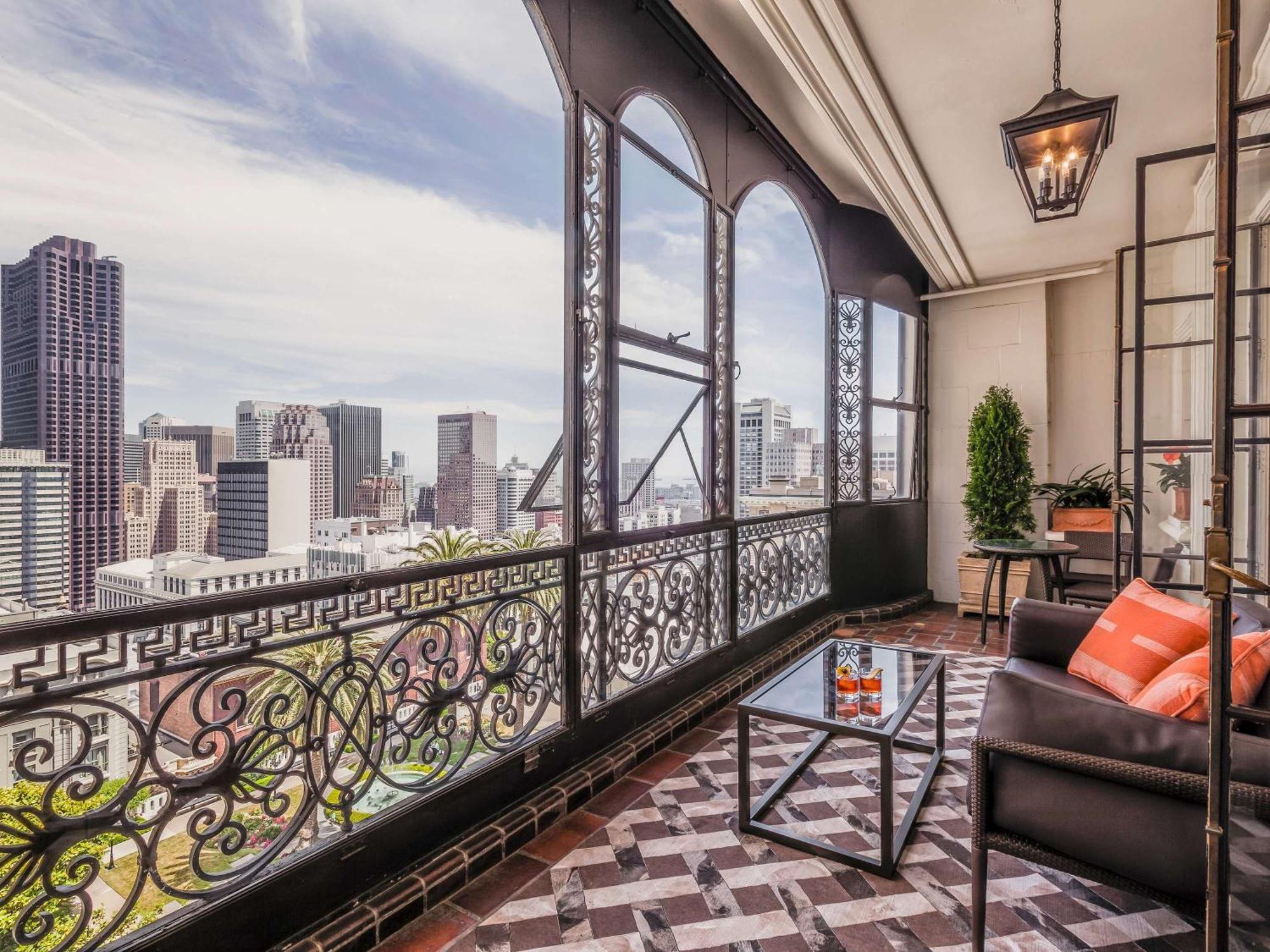 Fairmont San Francisco Hotel Екстериор снимка A view of the balcony of a suite at the St. Regis San Francisco