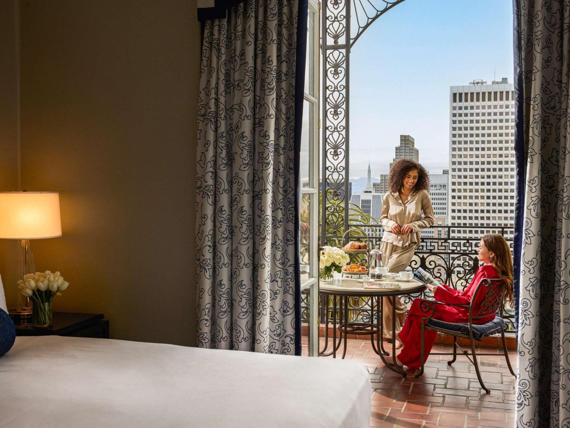 Fairmont San Francisco Hotel Екстериор снимка A guest suite at the St. Regis Bangkok