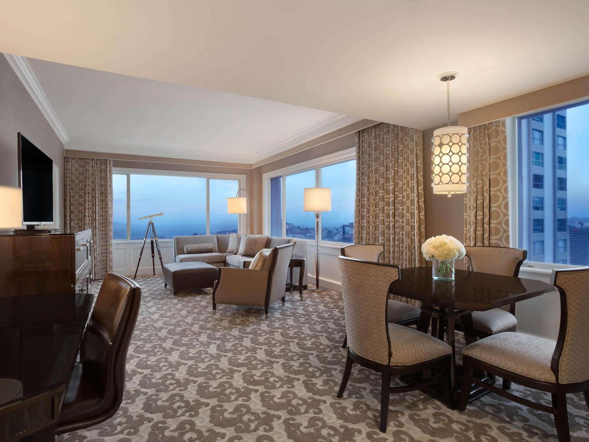 Fairmont San Francisco Hotel Екстериор снимка A suite at the JW Marriott Detroit Renaissance Center