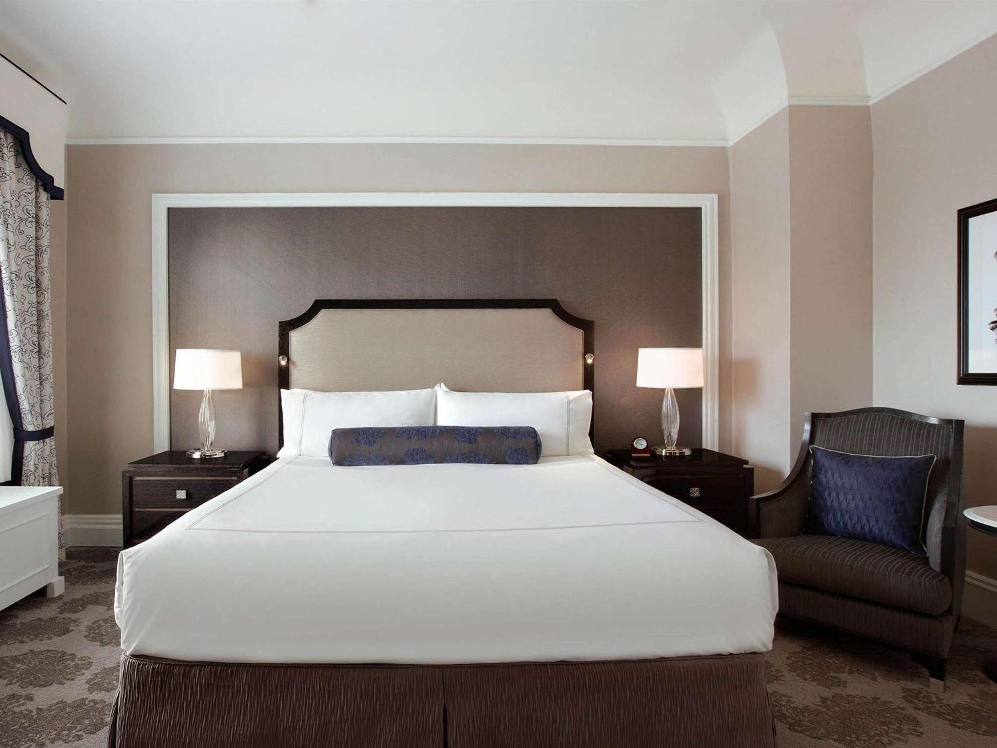 Fairmont San Francisco Hotel Екстериор снимка A bedroom at the Four Seasons Hotel